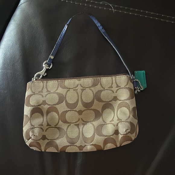 Coach wristlet - Picture 2 of 4